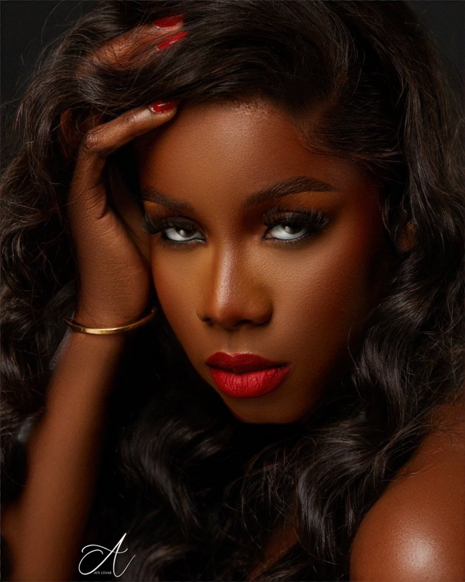 ave_cesar229's tweet photo. La beauté est dans l’œil de celui qui regarde mais moi je dirai toute femme est beauté ❤️
Muse @missdoukoure
Mua @akbeauty03
#portrait #retouchingacademy #avecesar #abidjan https://t.co/gKt4Vg2EE0