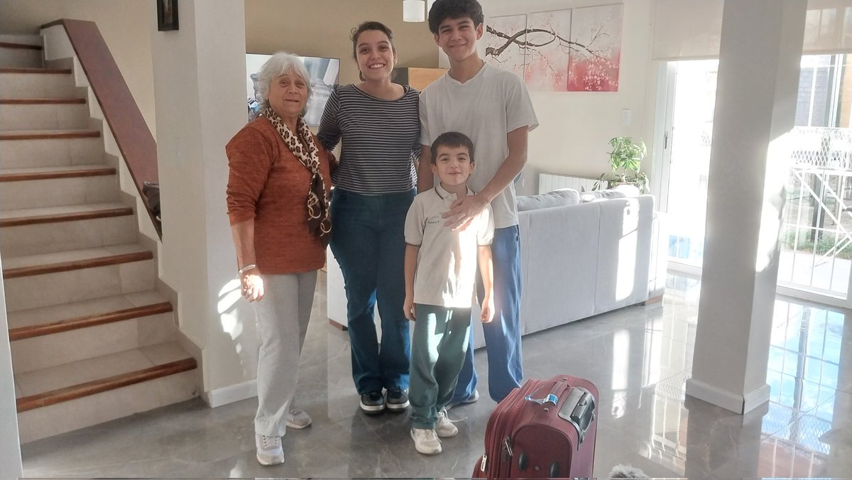 JuanPolverini's tweet photo. Llego la abuela Marta desde #SMAndes, se abre el menu a la carta de comidas caseras para los nietos, por añadidura nos beneficiamos todos 💪🏽💪🏽😍.
#Abuela
#Mimandonietos https://t.co/VxUpBfkK0J