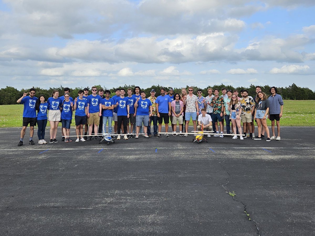 UTAerospace's tweet image. Senior Aircraft Design II comes to a close once again, culminating in another end-of-year fly-off. Congrats to all of these hard-working seniors on the VorTX &amp;amp; Wrong Brothers teams - y'all make us proud to call you #TexasEngineers! View fly-off photos: flic.kr/s/aHBqjABj5T ✈️