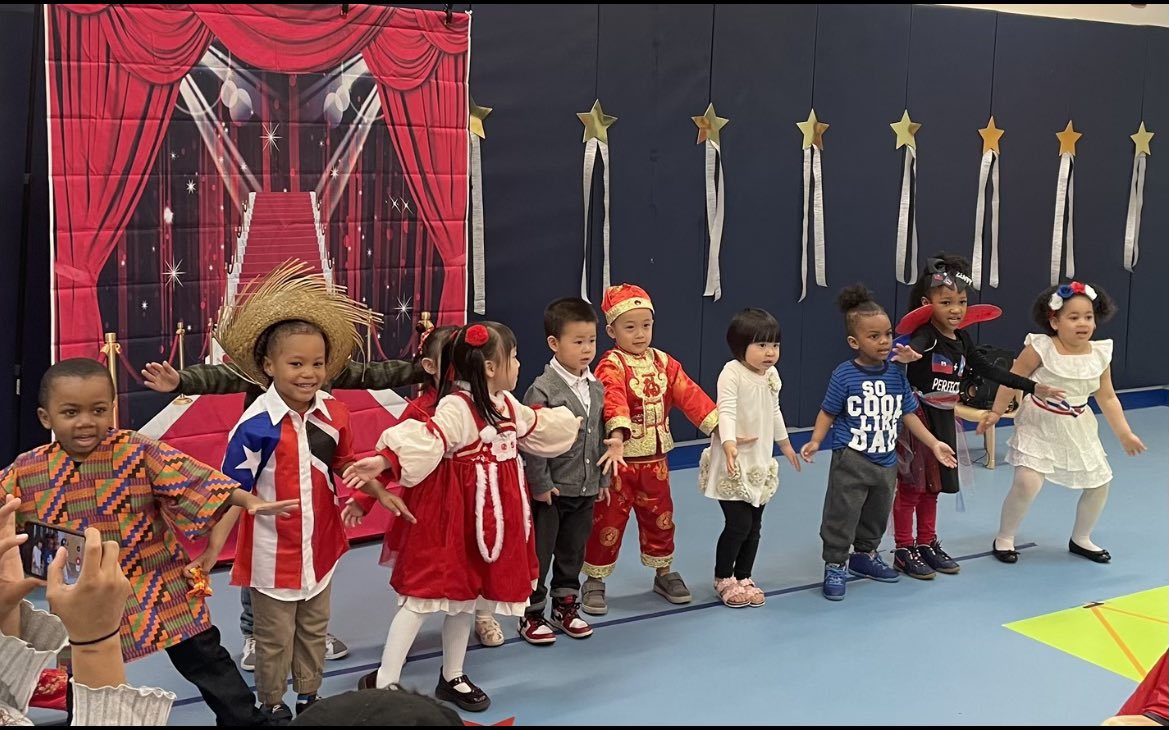D31BeeHiveSI's tweet photo. #Tompkins #3K3 #FashionShow #Runway #Culture #Family @DrJoyAbrams @AP_JelaniMiller @DrMarionWilson @CSD31SI @NYCSchools https://t.co/NqFHbLCMsy