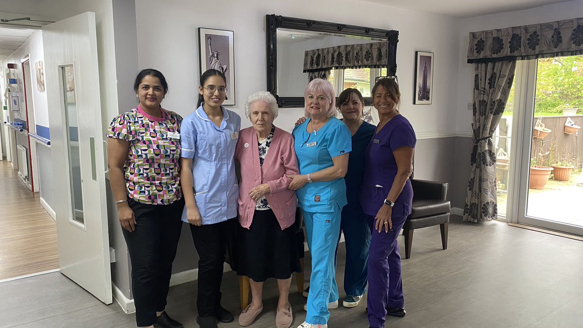 Gillyfinks's tweet photo. Incredibly rewarding and a privilege to vaccinate our wonderful care homes in Manchester @doctormkumar So many wonderful carers that we appreciate so much 🥰 https://t.co/RcRTH9CtKQ