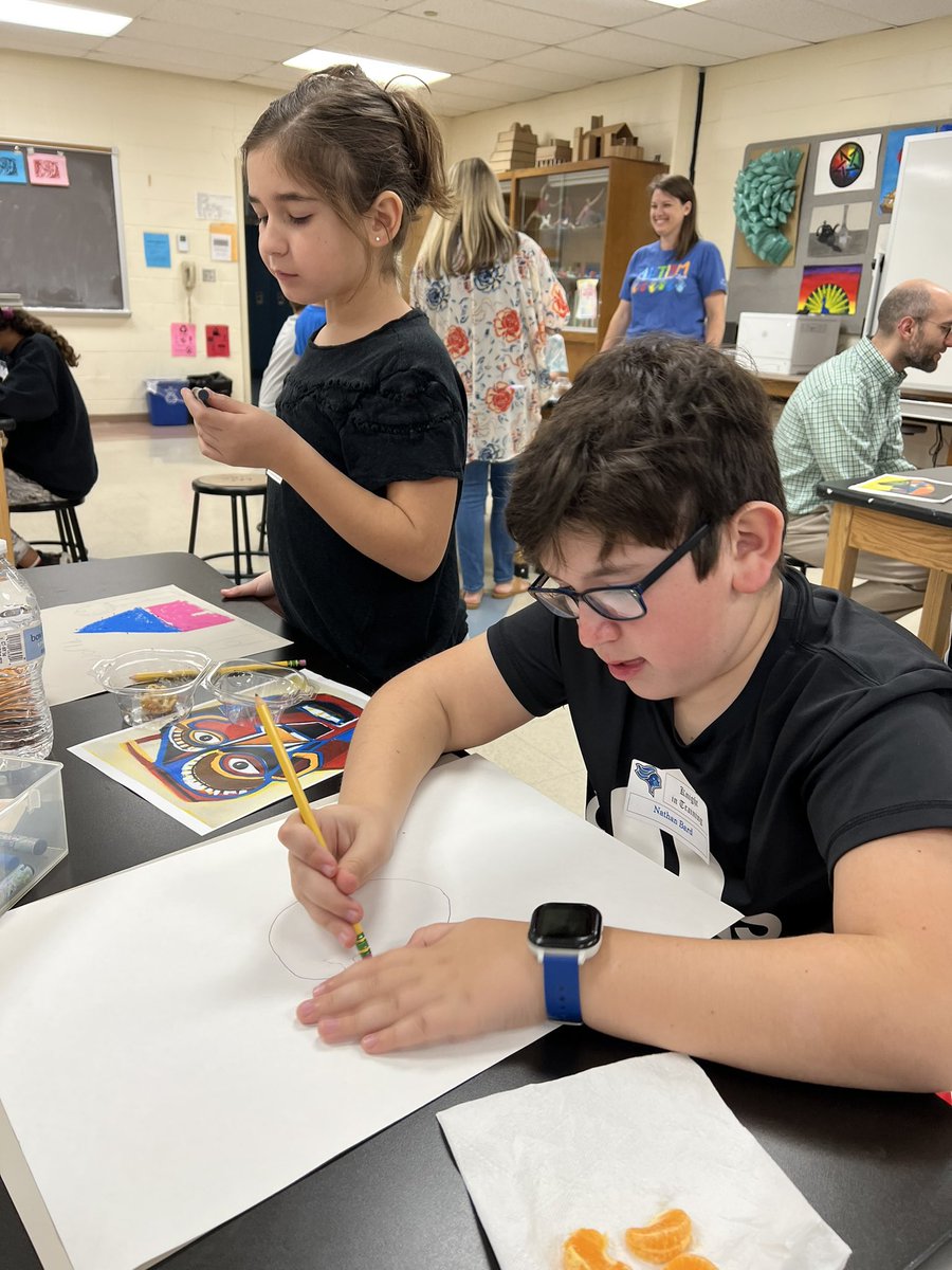 ArmoryKnights's tweet photo. Thank you HSN for organizing such a fun day for our children at TYCTWD! From Art class, to cookie decorating in Culinary, and creating Slime in Science, it was a packed day of exciting events! 💙@JonDauberWWP #WWPRSD https://t.co/FDFHy2KVTL