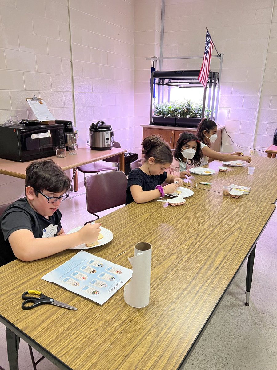 ArmoryKnights's tweet photo. Thank you HSN for organizing such a fun day for our children at TYCTWD! From Art class, to cookie decorating in Culinary, and creating Slime in Science, it was a packed day of exciting events! 💙@JonDauberWWP #WWPRSD https://t.co/FDFHy2KVTL
