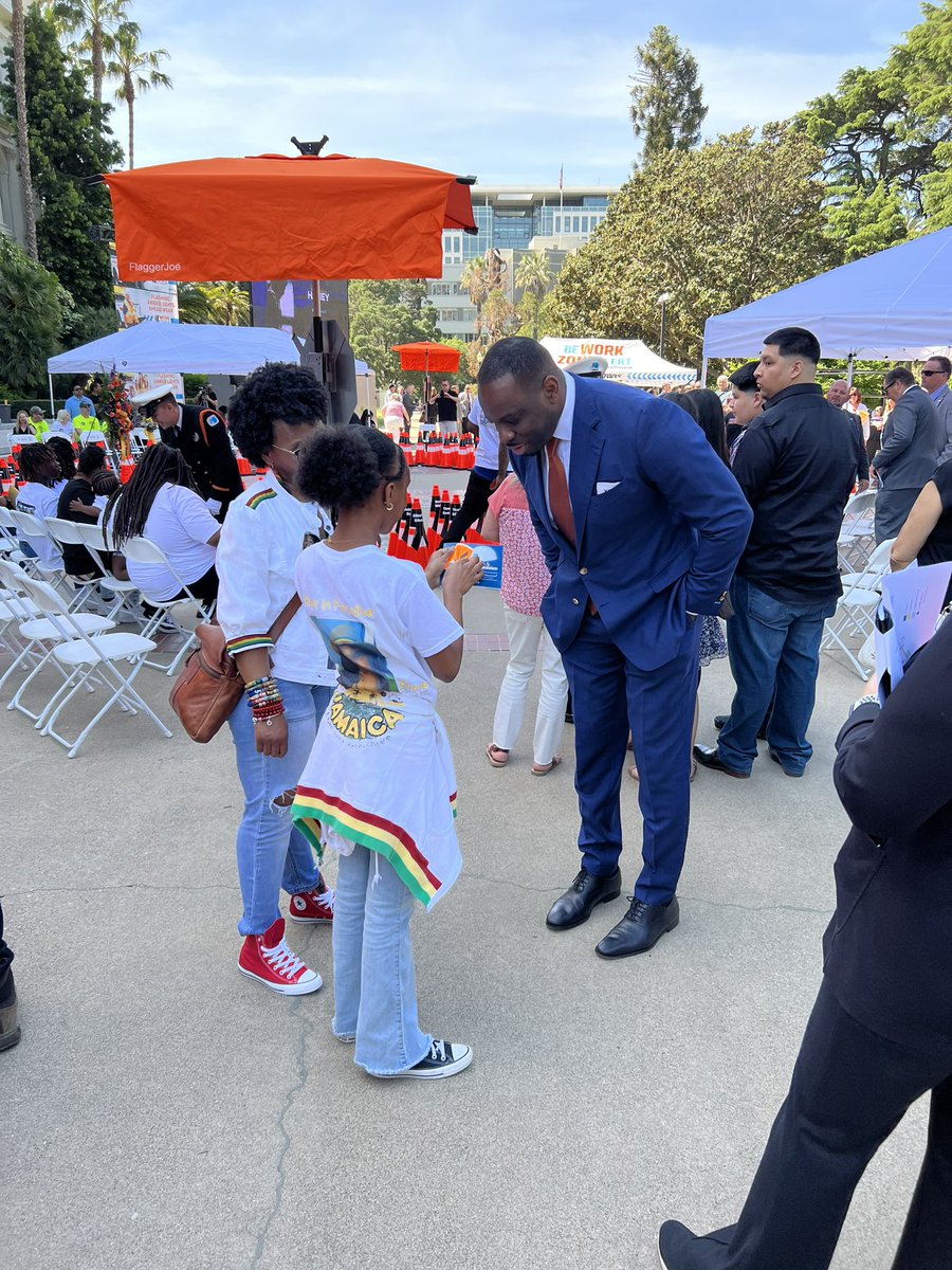 CA_Trans_Agency's tweet image. There is no day more important —nor more difficult—than @CaltransHQ Annual Workers Memorial.  For the families of the 191 @CaltransHQ employees killed on the job since 1921, our hearts are heavy for your loss and our support is unwavering. #BeWorkZoneAlert #MoveOver