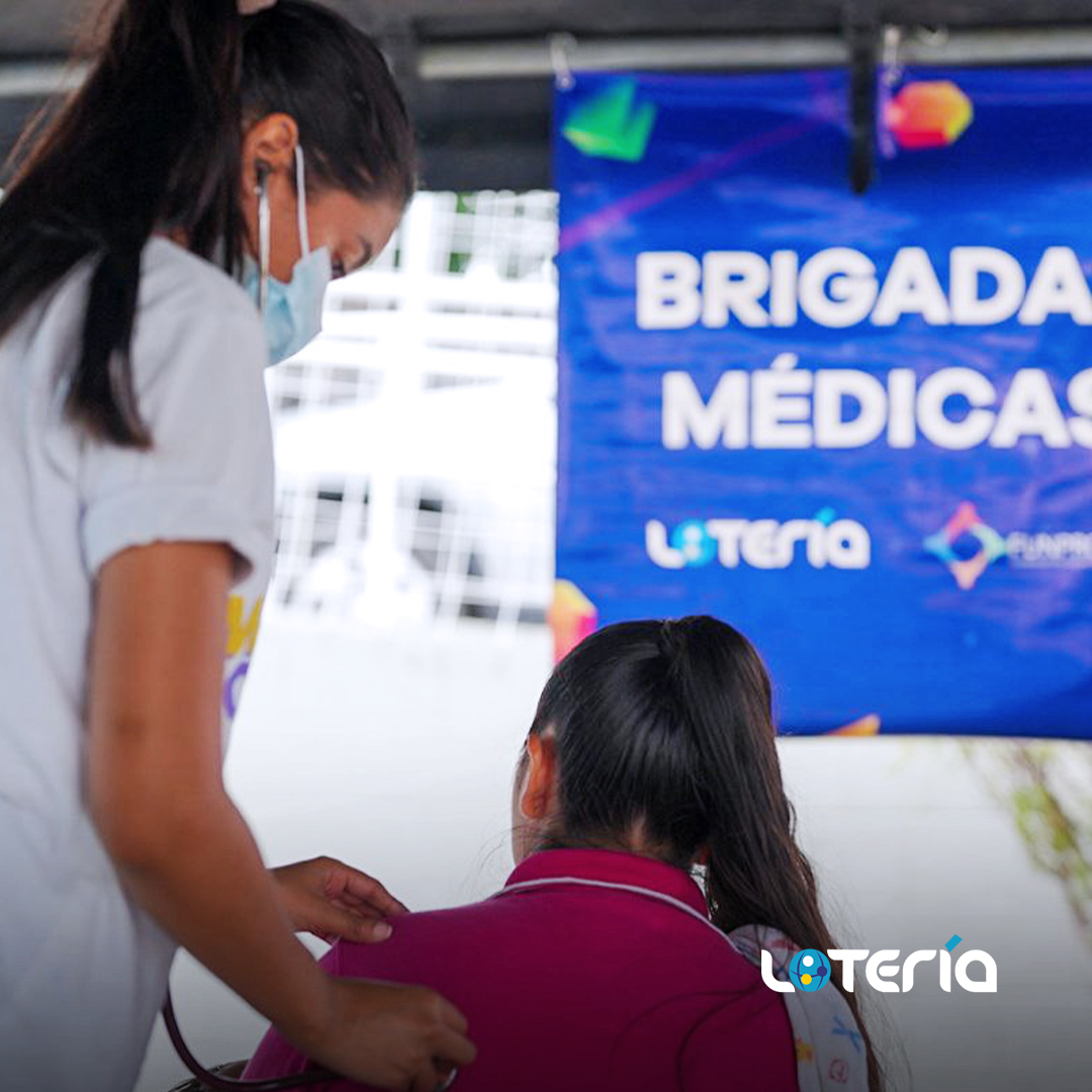 loteriasv's tweet photo. Ayuda a cambiar vidas y al mismo tiempo gana grandes premios con nuestros productos #LOTRA #LOTIN y #DALE 🎉🤍🇸🇻 Con cada compra que haces contribuyes con nuestras brigadas médicas. Hoy llegamos con las consultas y medicamentos a la Plaza la Bandera en Zaragoza, donde muchos salvadoreños se beneficiaron ¿Te unes a la causa? Loteria #LaQueMásVidasCambia #JuntosHacemosBeneficencia #JHB