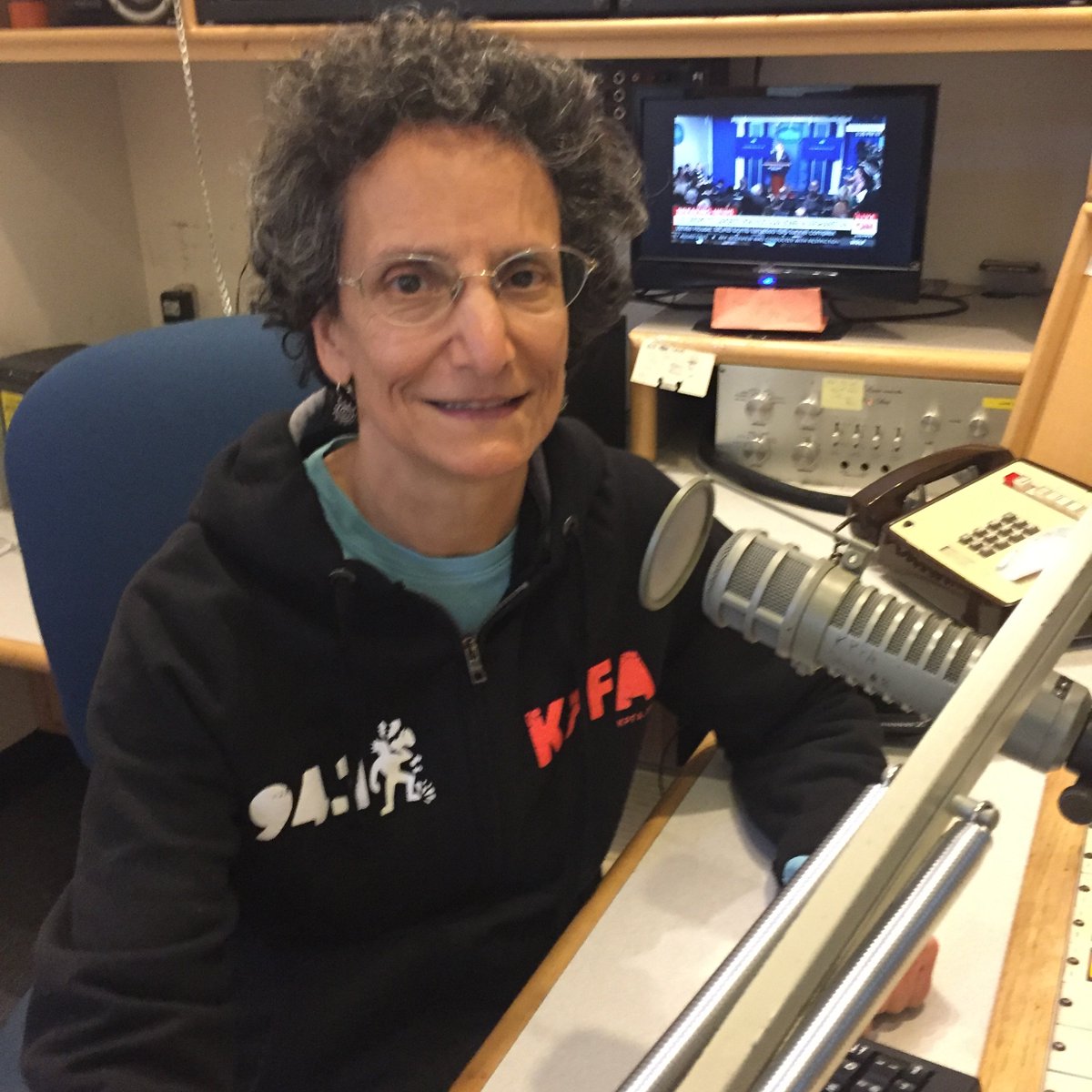 Aileen Alfandary is retiring after 48 years at Berkeley's <a href="/kpfaradio/">KPFA Radio</a>. Journalists she worked with &amp; trained salute her dedication to community radio in this story for <a href="/currentpubmedia/">Current</a> : 
bit.ly/41ZykPP 
<a href="/Laurie_Garrett/">Laurie Garrett</a> <a href="/Aaron_Glantz/">Aaron Glantz</a>  <a href="/MaraLiasson/">Mara Liasson</a> #berkeley #kpfa