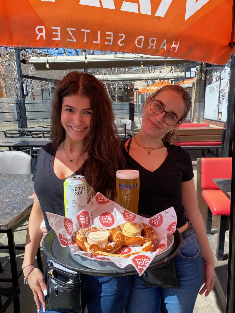 1strnd's tweet image. It’s Thursday and 1st RND has the best deal in town for craft beer and pretzels: $5.00 pretzels and cheap craft beer. Come down for great deals today

#cheapbeer #pretzels #snacks #foodie #beer #yegfood #yeg #yegdt #wem #1strnd