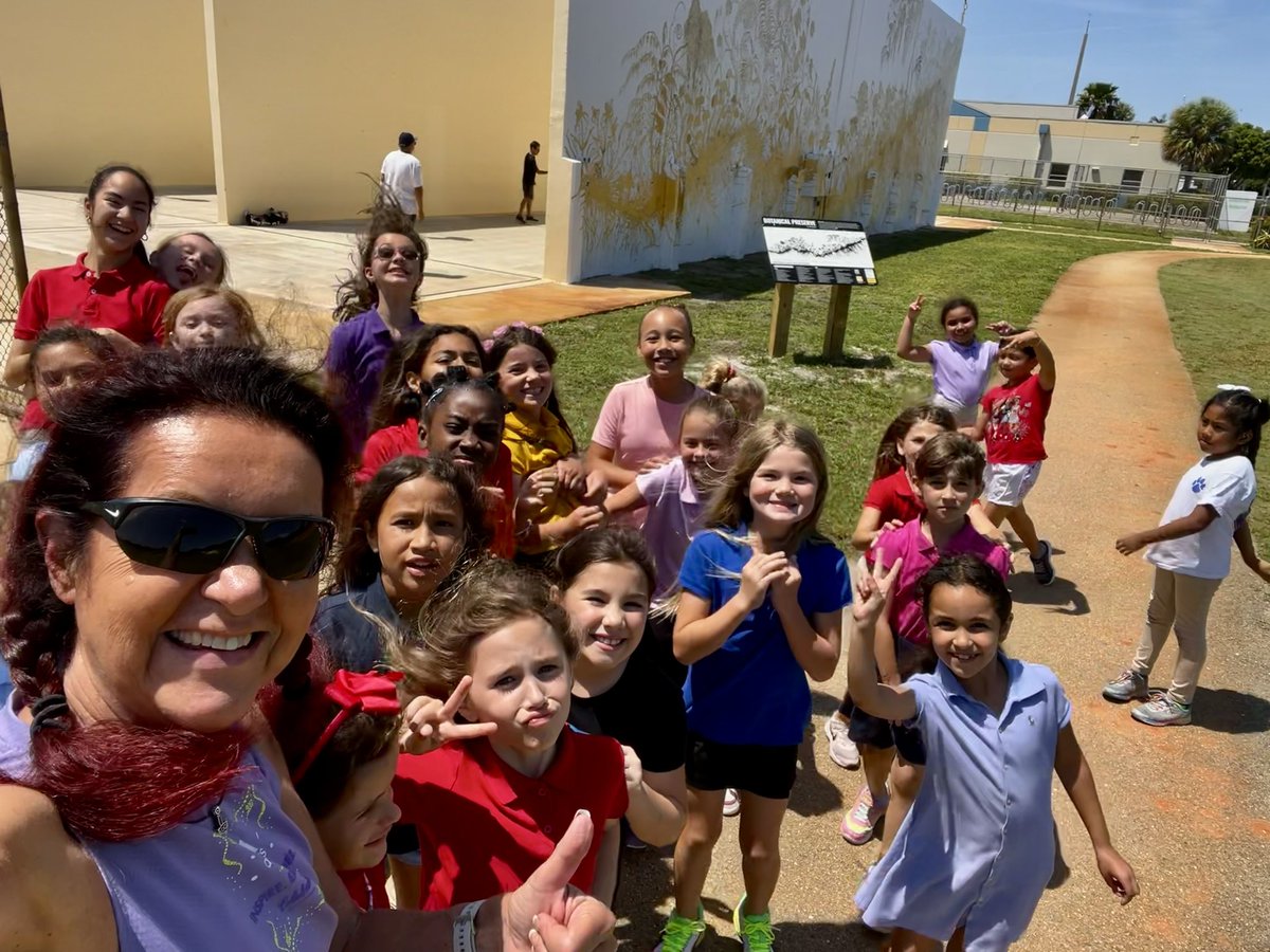 Girls running club rocked today! They ran 5 laps =1.62 miles at a 9:15 pace! They ran for ice pops today 🥵🏃🏻‍♀️🏃🏾‍♀️🏃‍♀️ @SouthOlivePTO @SouthOliveTiger #girlsrun #runningcoach