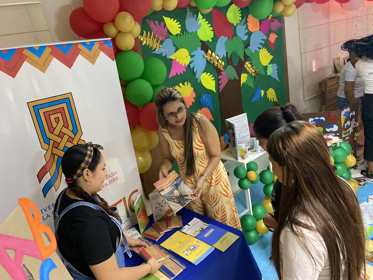jaroldiazc's tweet photo. Celebración Día del Idioma #FeriaDelLibro @UGsedeMaicao @InecTIC @albarpinto https://t.co/nl7HSyd5CZ