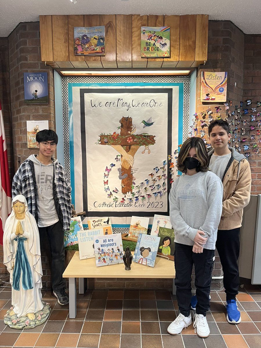 Our amazing and talented Grade 8 SS along with Ms. Mesic created this beautiful art work at the front of our school for Catholic Education Week 🙏🏻 <a href="/SetonWildcats/">SETON DPCDSB</a>