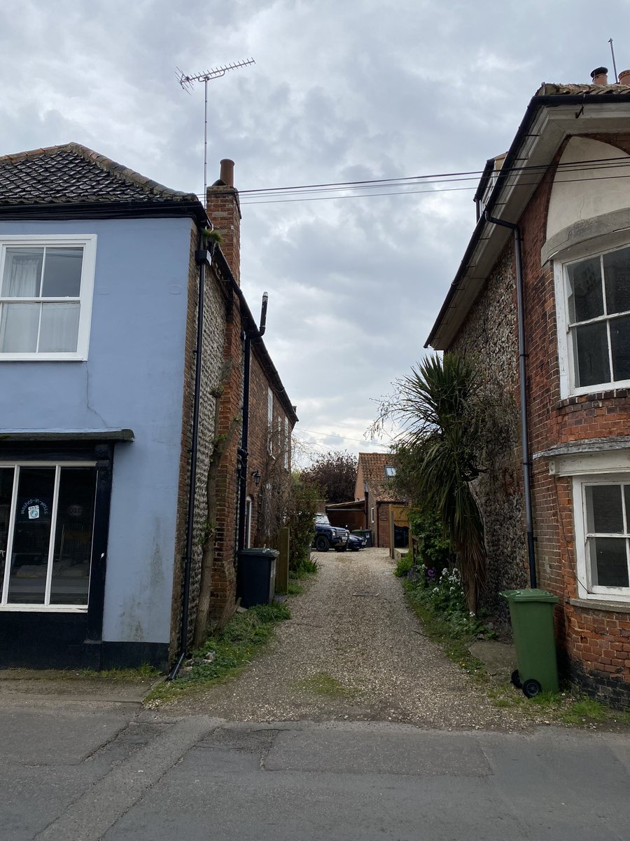 #Landrover #Defender mind that palm tree