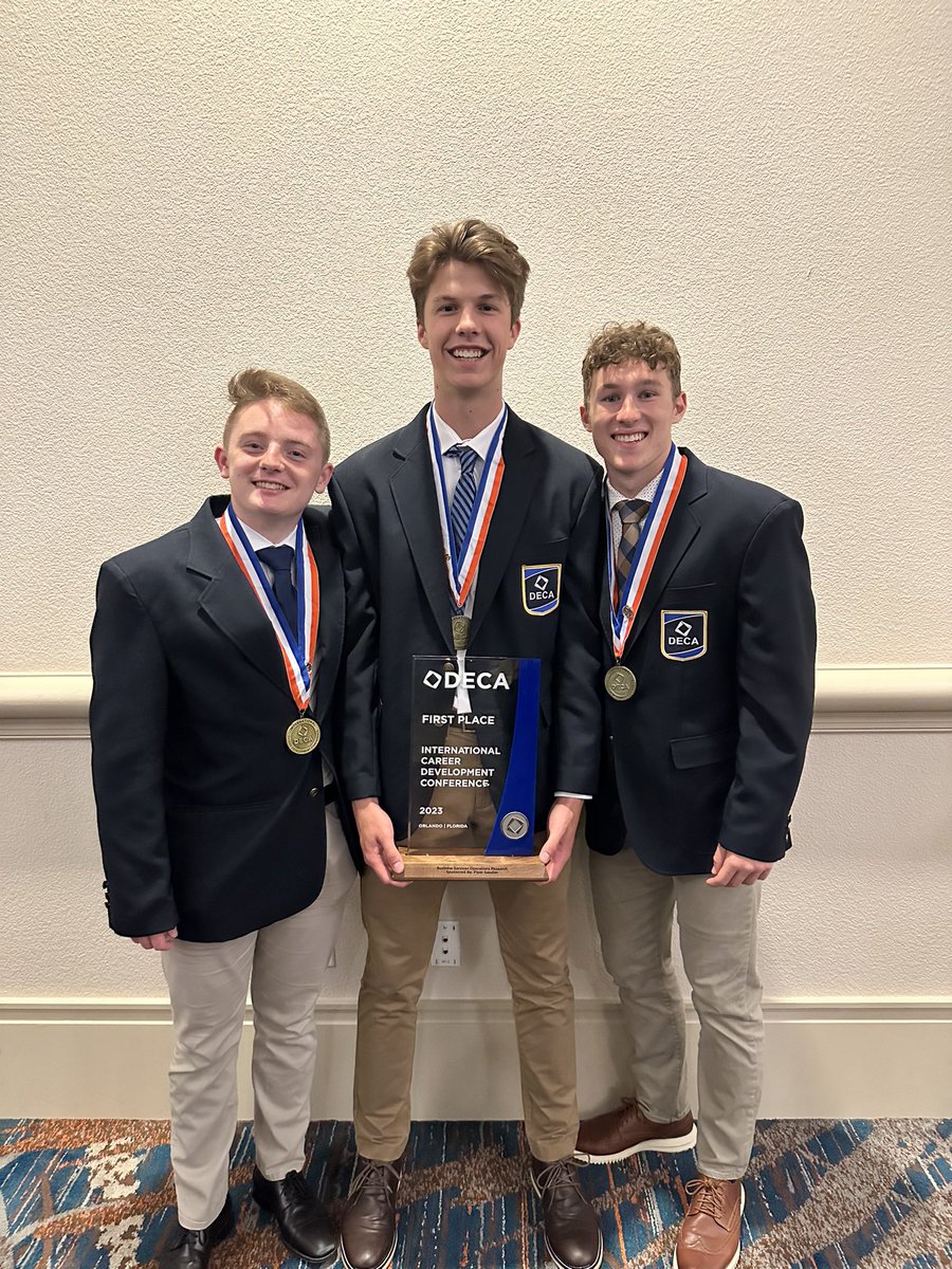 GahannaPawPrint's tweet photo. Congrats to Gahanna DECA on an amazing showing at the DECA International Marketing Competition!   Awards included: 🥇,🥈 and 3 more Top 10 finishes! Among the best showings by any chapter in the 🌎! https://t.co/3FGDlPRABI