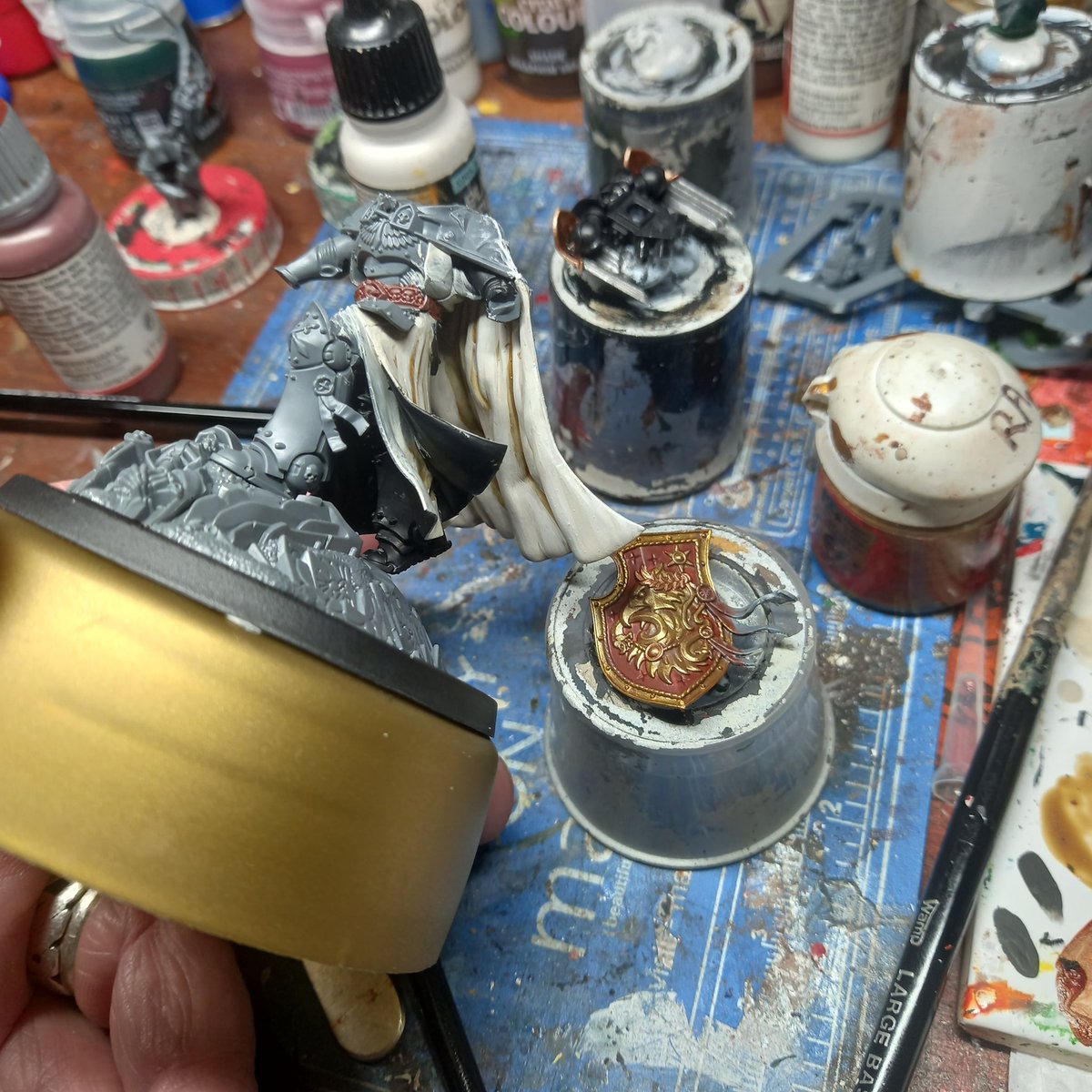 SJDKEY's tweet photo. #hobbystreak Day 852(1949) Steadily combining the components as they are finished and varnished #spacemarines #adeptusastartes #warhammercommunity #darkangels #thelionreturns #1stlegion #sonsofcaliban #warhammer40k #lioneljohnson #warhammer #paintingwarhammer https://t.co/08E0eULTPI