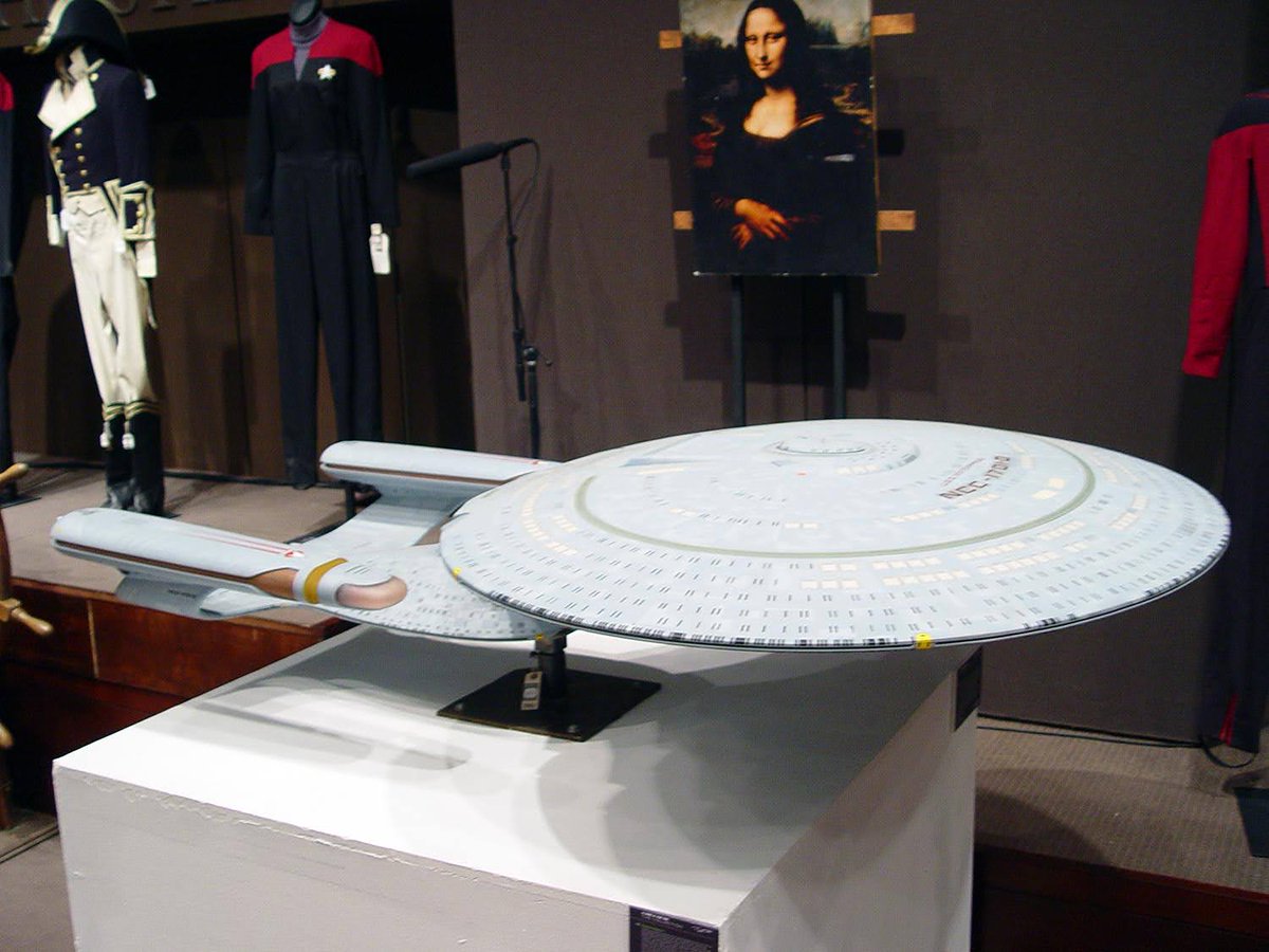JJModelMaking's tweet image. A few pictures of the four foot Enterprise-D filming model from the Christie&apos;s auction.
#StarTrekPicard #GalaxyClass #EnterpriseD