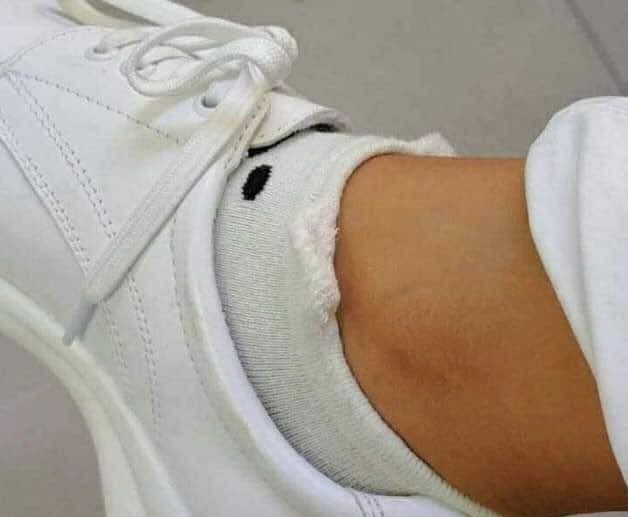 Guarromantico_'s tweet photo. "Cuando seas más grande vas a madurar".

Yo: Mira mis calcetines con orejitas https://t.co/hcsPkql0Mg
