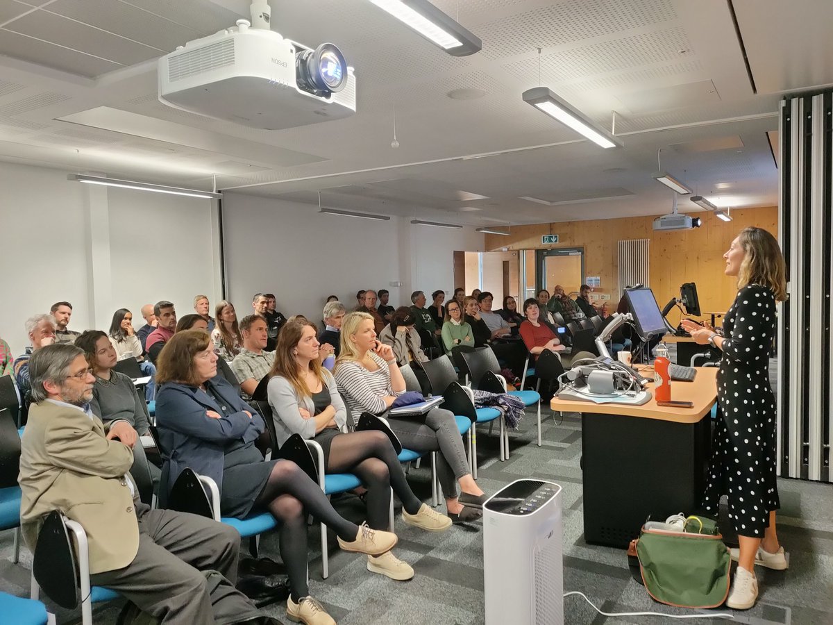 Julia Jones (@juliapgjones) on Twitter photo Really fantastic to host <a href="/hollieboothie/">Dr Hollie Booth</a> giving our inaugural lecture for <a href="/BangorUni/">Bangor University</a>'s new research theme 'conservation & restoration of resilient ecosystems'. Amazing RCT of paying fishers to release sharks. Really fantastic to host <a href="/hollieboothie/">Dr Hollie Booth</a> giving our inaugural lecture for <a href="/BangorUni/">Bangor University</a>'s new research theme 'conservation & restoration of resilient ecosystems'. Amazing RCT of paying fishers to release sharks.