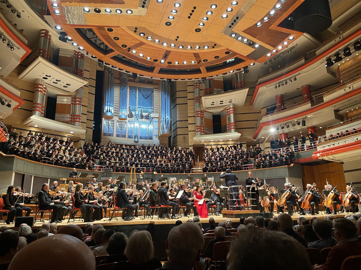 FatherCraig's tweet image. Wow! What a truly amazing evening listening to Carmina Burana @BMusic_Ltd with @TheCBSO @kumosanta_memo and @CBSOChorus!