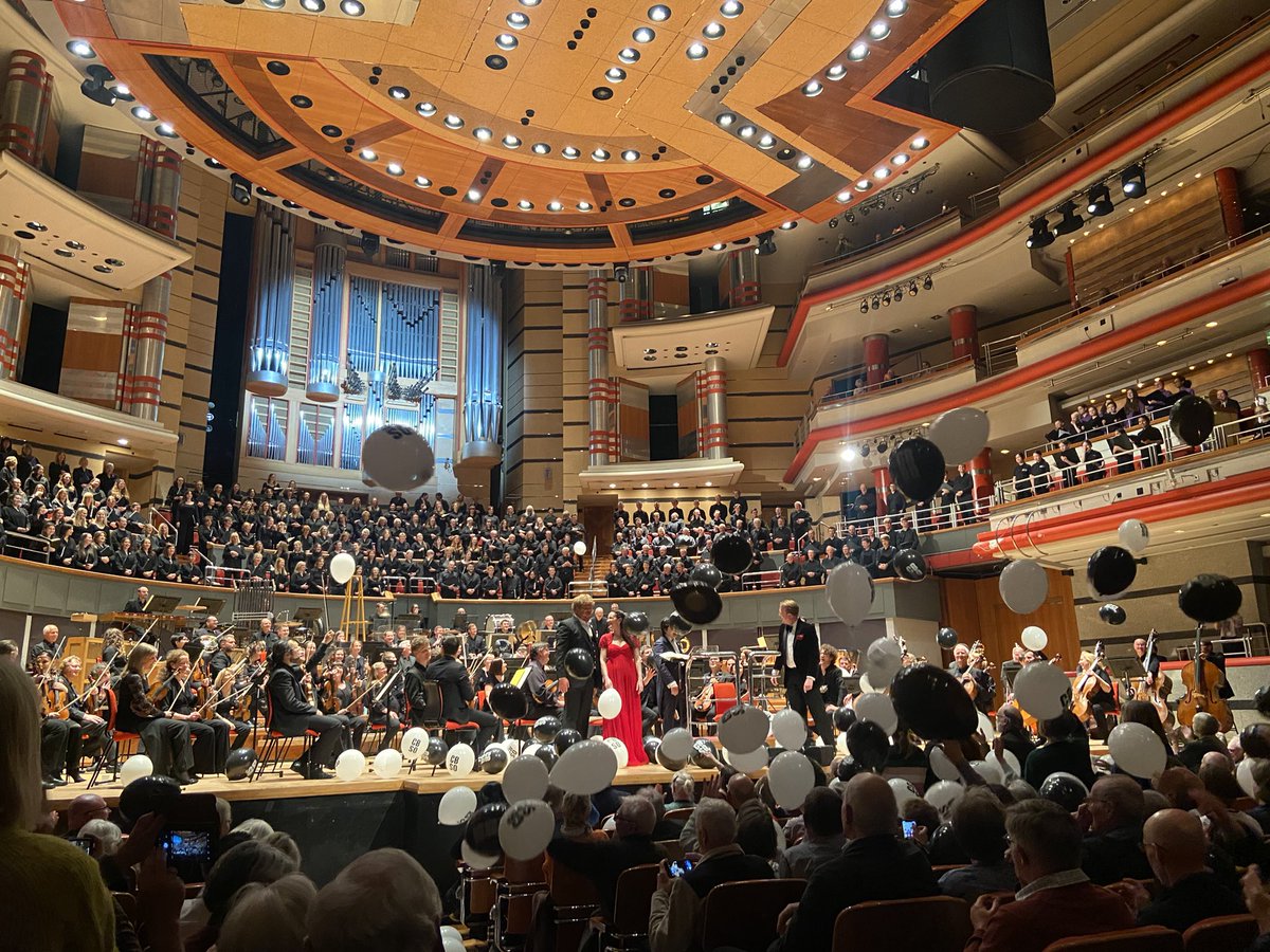 FatherCraig's tweet image. Wow! What a truly amazing evening listening to Carmina Burana @BMusic_Ltd with @TheCBSO @kumosanta_memo and @CBSOChorus!
