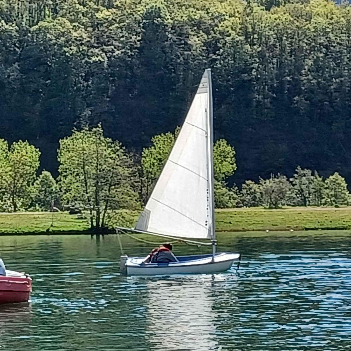 parramichel1's tweet photo. Quatrième jour de voile pour les CM de Corbonod ! De beaux progrès et des élèves fiers et heureux !
Merci à Catherine Debeauvais pour ce beau projet, à #usep01 pour l'accompagnement.
@MassardEmmanuel @fanrousseau https://t.co/JYDV7cMBRB