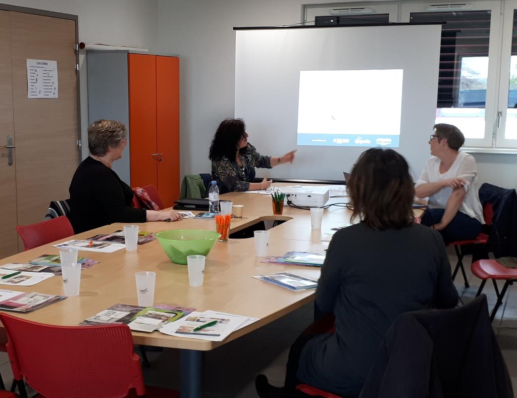 Ce jour présentation des métiers de l'emploi à #domicile chez les #particuliersemployeurs. Des métiers à forte valeur humaine et un secteur qui recrute 👍merci @poleemploi_GE @alys @PE_GrandEst @Fepemfr