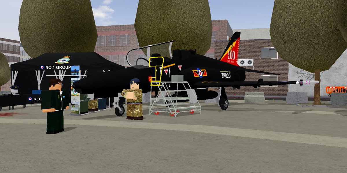 🇬🇧 | No.1 Group are hosting a recruitment stand NOW on Westbridge! 
You can find us at the plaza next to Westmorland House!