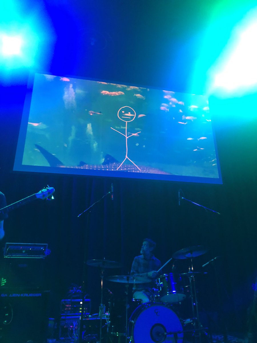 gillie's tweet image. Huge shoutout to @rob5d4 and @bbqdbrains for giving my kid a night he will never forget. Rob, you were incredibly generous with your time. And Nick, you’re going to cost me a small fortune in all of the pedals he now wants to get! #pinback