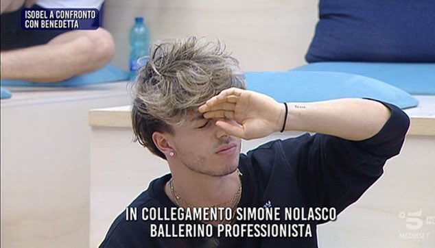 fedeggcp's tweet photo. Cosí pieno che dopo tutte queste rivelazioni,  ballerebbe con la Celentano indossando le mezze punte e il sospensorio piuttosto che con Benedetta. #AMICI22 https://t.co/ZinhNP1dmv