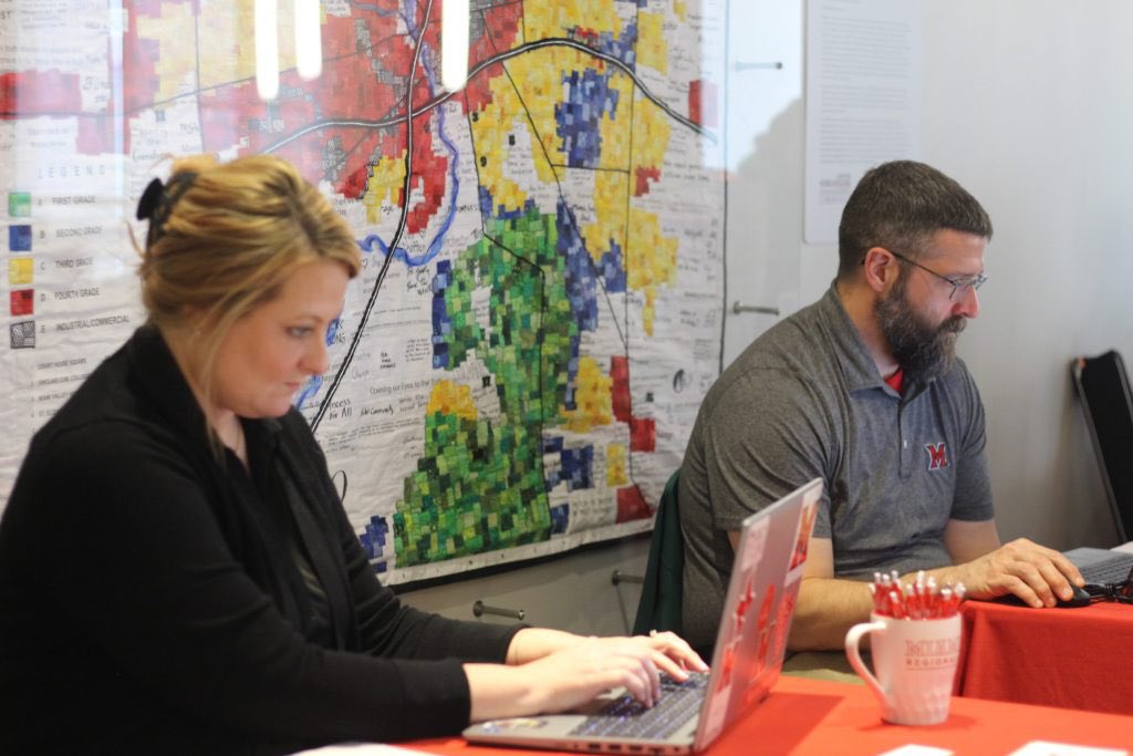 sinclairclarion's tweet photo. Were you able to stop by Sinclair’s Spring Transfer Fair, hosted by the University Partnership department yesterday?
Read more > https://t.co/zStAh6aFQy
@SinclairCC @SinclairEngage #transferfair #CollegeStudent #collegelife #INFO #information https://t.co/t7KR24nnX2