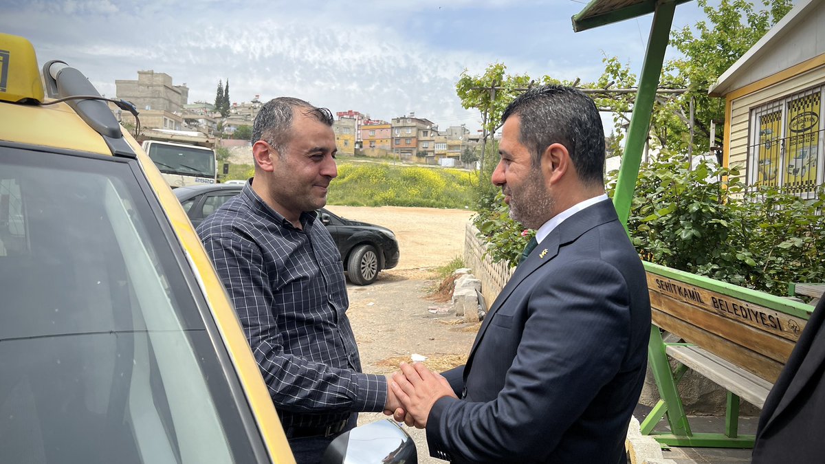 Çağlayan Taksi Durağı ziyaretimizde şoför arkadaşlarımızla sohbet ettik.

Allah kaza bela vermesin. 

#TürkiyeYüzyılı İçin 
Doğru adımlarla yola devam 

#DogrusuAkParti 
#DogruZamanDoğruAdam
#RecepTayyipErdoğan