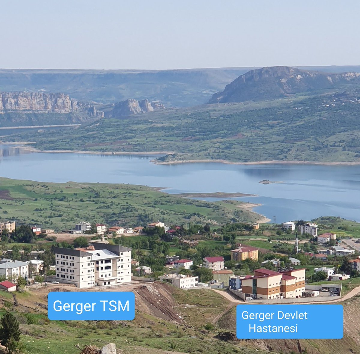 Bugün Hastanemize ve yapımı yeni tamamlanan TSM binamıza ziyarette bulunan, Milli Savunma Komisyon Başkanı Mv Sn Ahmet Aydın, Gerger Kaymakamı Sn Ömer Saygılı, ilimiz Mv adayı Sn Mustafa Alkayış, Gerger Bld Bşk Sn Erkan Aksoy'a nazik ziyaretlerinden dolayı teşekkür ederiz.