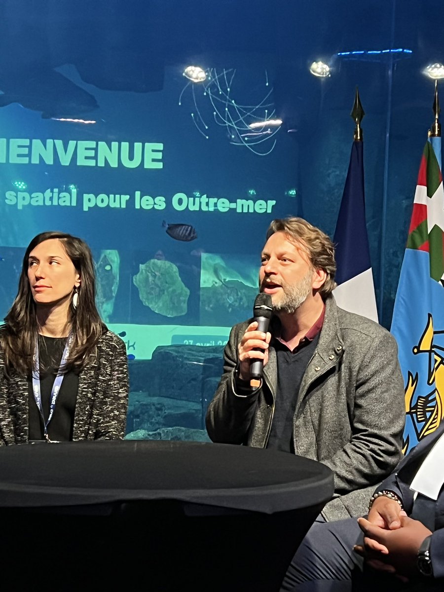 Connect by CNES tweet media