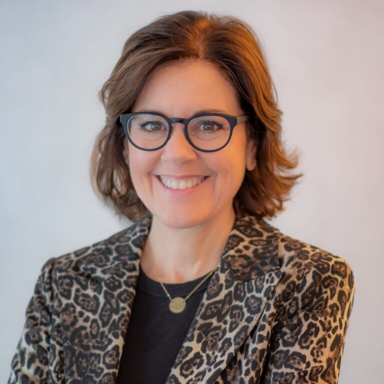 winfluencermktg's tweet photo. Check out these influential expert B2B Marketers speaking at @MarketingProfs B2B Forum
@annhandley 
@michaeljbarber 
@Brennermichael 
@cspenn 
@ahaval 
@leeodden 
@wilcoxaj 
@JoePulizzi 
@MoniOloyede 
@cmcphillips 
@markwschaefer 
@PamDidner 
Full list => https://t.co/d76pZ6blnF https://t.co/ZbmlCvuBGj