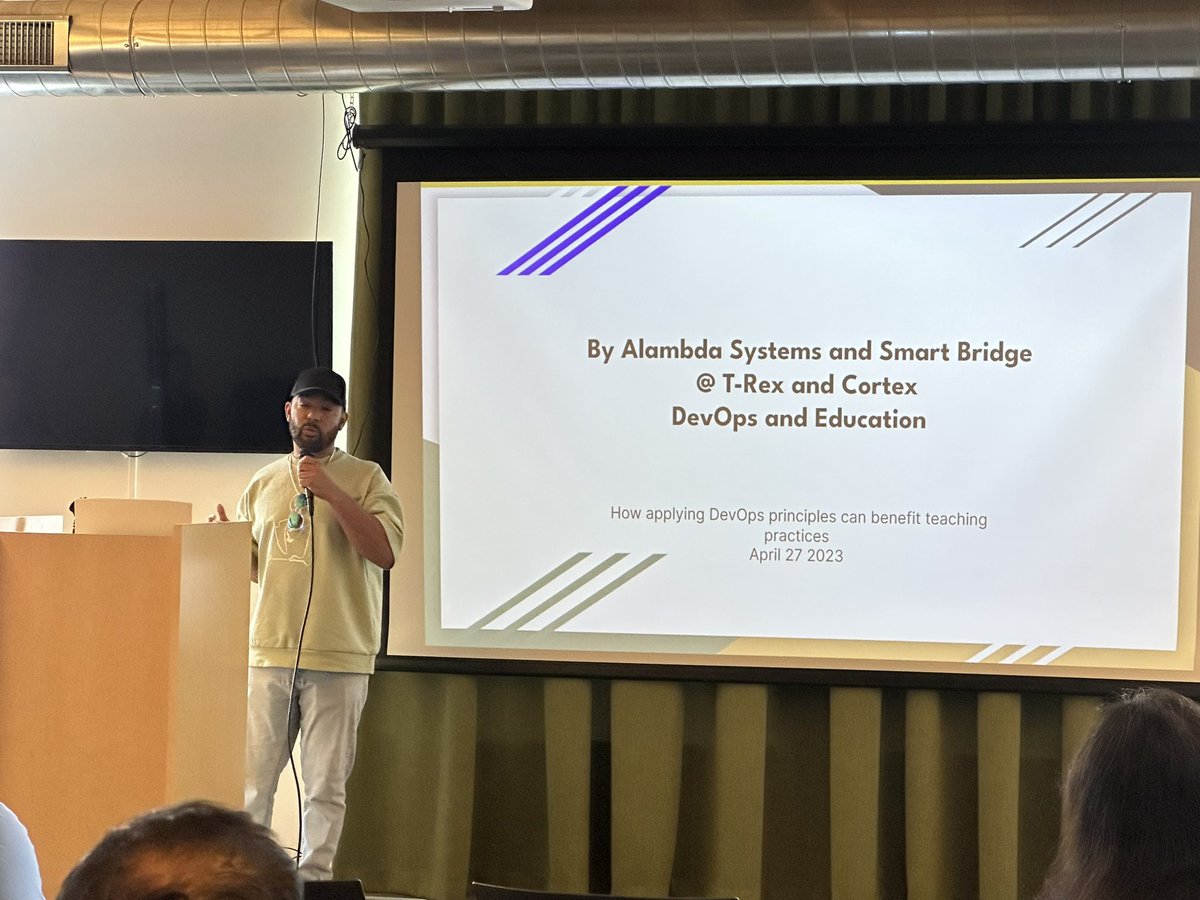 TechSTLmo's tweet image. #STLTechWeek2023’s DevOps at @DowntownTREX!
Thank you to our presenters today!
- Jonathan Leek, Field Engineer, Astronomer
- Ed Corno, Chief Technology Leader at @IBM
- Steven Ley, CEO of @buzzbold
- Jim Hill, Chief AWS and Azure Cloud Architect at @AlambdaS