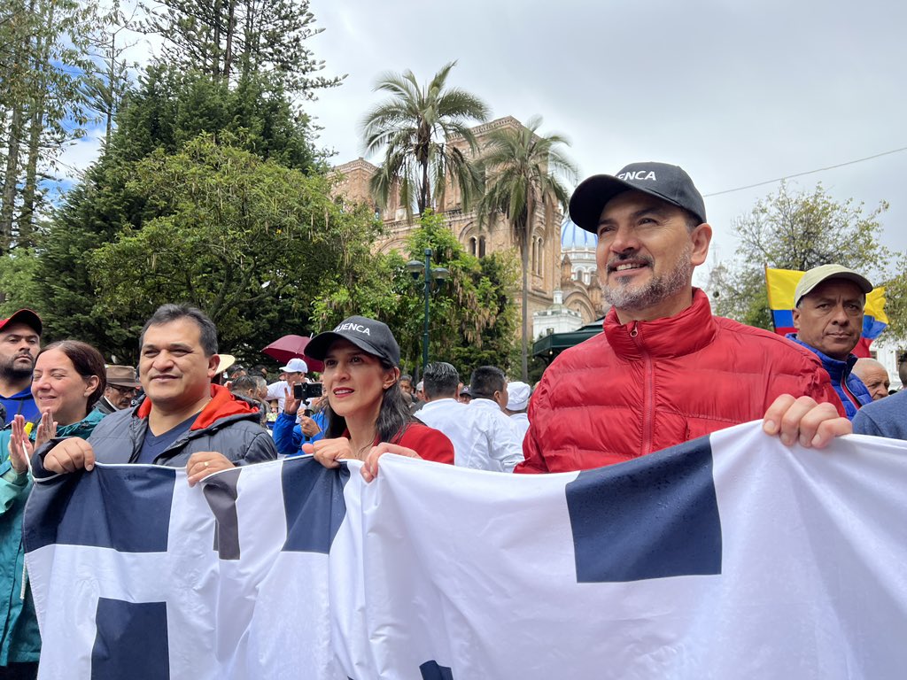 udecuenca's tweet photo. El pésimo y peligroso sistema vial existente limita todas las iniciativas e intercambios culturales, educativos, económicos, industriales y sociales en la región. 
#UCuencaPresente con sus gremios: FEUE (estudiantes), APUC (docentes), SUTUC y AETUC (trabajadores y empleados). https://t.co/s4pOenFAQZ