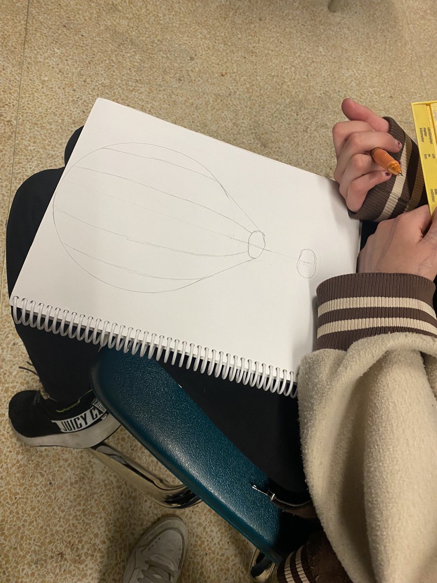 ms_bowersclass's tweet photo. The grade sixes started our investigation  into hot air balloons and the principles of rising and falling today. https://t.co/P2tkvvYZzy