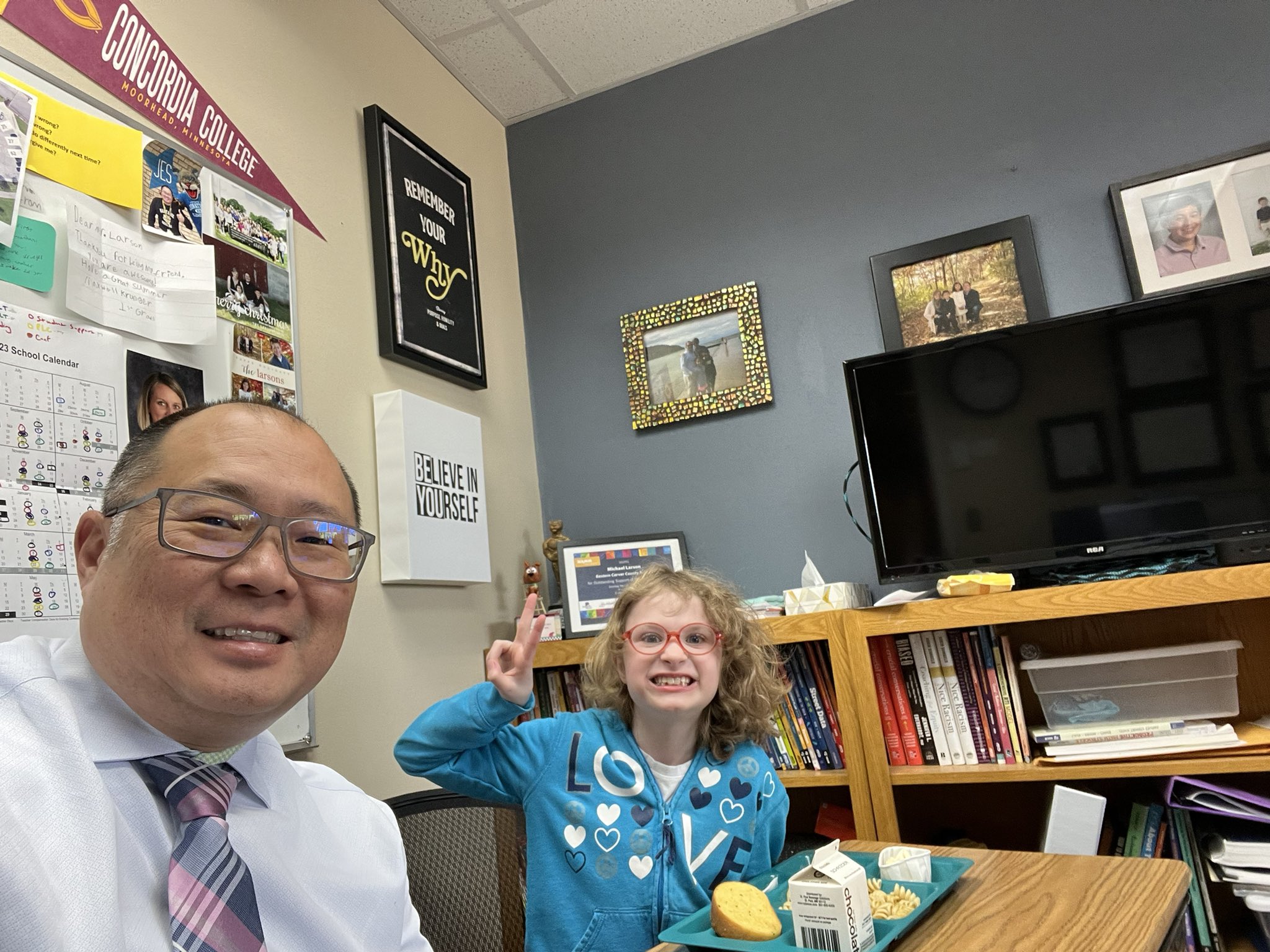 Mike Larson on X: "Who can say no when a friend asks to have lunch with  you?! https://t.co/XYZOgpOQHn" / X