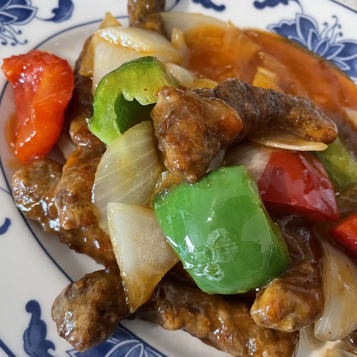 TsangSauce's tweet photo. Quick, healthy, easy recipe to make Sweet Chilli Crispy Beef

Recipe link is in bio

#tsangsauce #glutenfree #glutenfreeuk #glutenfreelife #glutenfreefood #glutenfreerecipes #gluten #chinesecuisine #chinesefood #chinesefoods #chinesefoodie #chinesefoodporn #chinesefoodrecipe https://t.co/mxnmHUCuwN