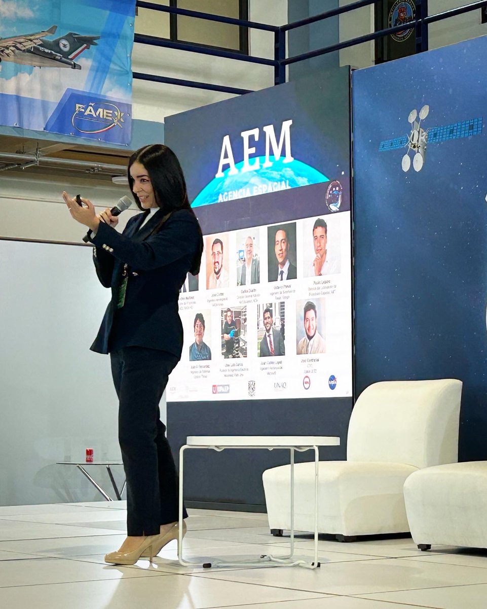 haciaespacioAEM's tweet photo. Conferencia del Ingeniero de la NASA Andrés Martínez @amartinez64 y Erika Sevilla @ESEVILLAG de la @UPAEP sobre la Constelación #AztechSat en @FAMEXTweet.
Pueden seguirla por: https://t.co/dqhX3smvMk https://t.co/dhSHx9N7BF