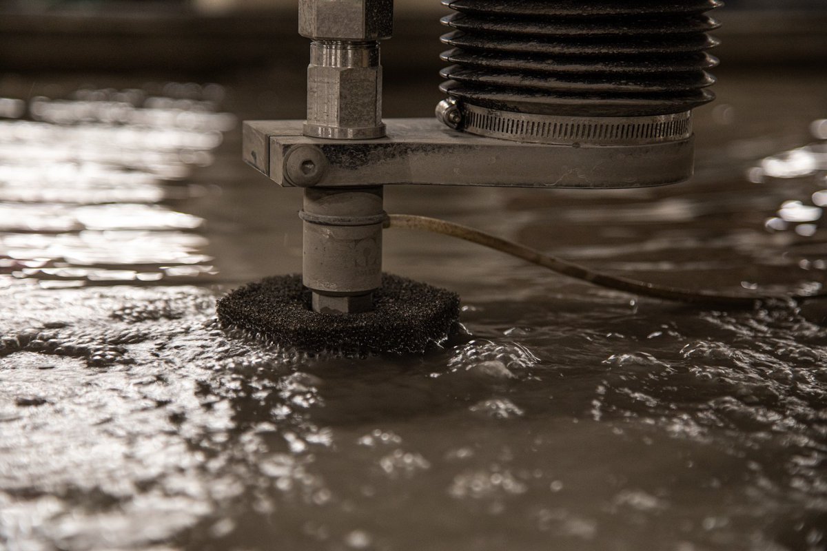 customdesignec's tweet image. Ever wonder about #behindthescenes of Custom Design? The Echo Quotations Summit took a field trip over to our location to see how the magic happens and they were not disappointed! Jesse gave them a tour and demonstration of our #waterjet capabilities.

#CustomDesignbyECHO