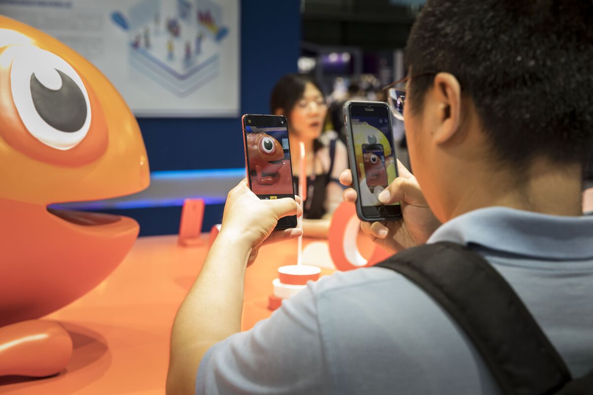 RunnymedeCap's tweet photo. Apple and Oppo Battle for Top Spot in China Phone Market https://t.co/U5t7gDMMMG | @technology #China #PhoneMarket #Apple #Opp #Bloomberg #Technology #BloombergTechnology https://t.co/nPbxpntBSg