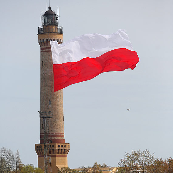 Polska! :)  

#DzieńFlagi 

foto: facebook.com/swinoujsciefot…