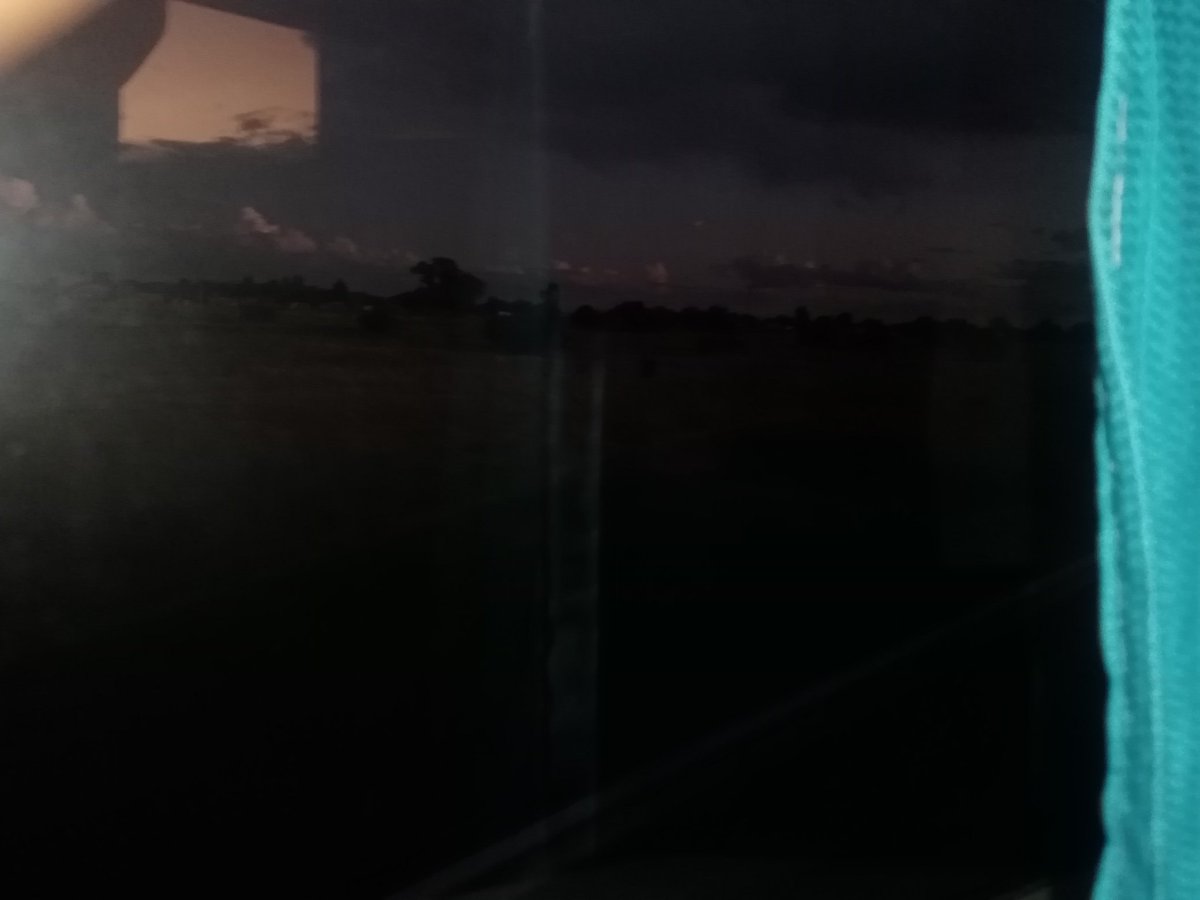 NeoPapaora's tweet photo. I've been traveling for over 7 hrs now 😭🙆‍♂️ okare nkare after robots and go back home... Haai haai haai https://t.co/ojMWLWWbJL