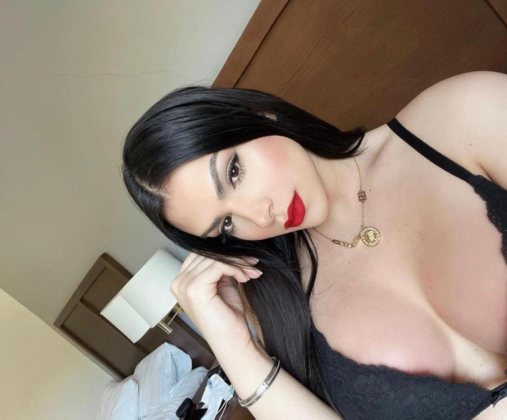 ‏رسن tweet media