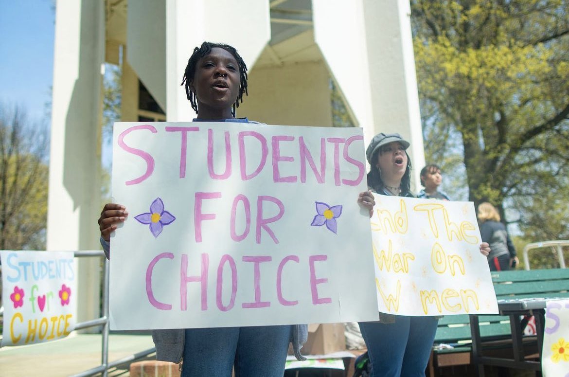 toweryearbk's tweet photo. Students hosted a peaceful protest for ‘Bans Off Our Bodies’ under the Bell Tower. 
📸 by Cassie Ford
#thisisnorthwest #oabaab https://t.co/YMrwUoSEAS