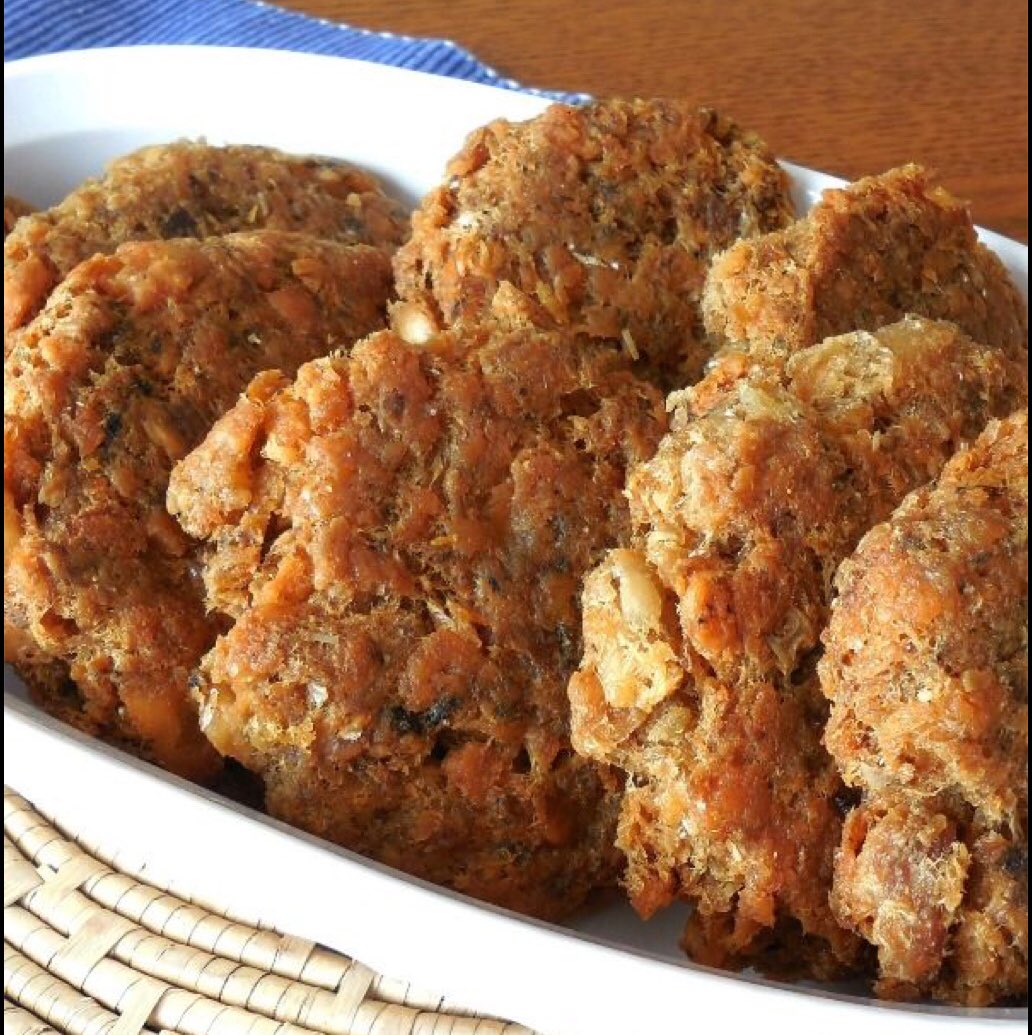 We get so excited when Mother makes her recipe for these #salmon patties. They bring back so many great childhood memories. Only 4 ingredients. #Food 

What’s your favorite comfort food from your childhood?

Recipe➡️ thesouthernladycooks.com/salmon-patties/