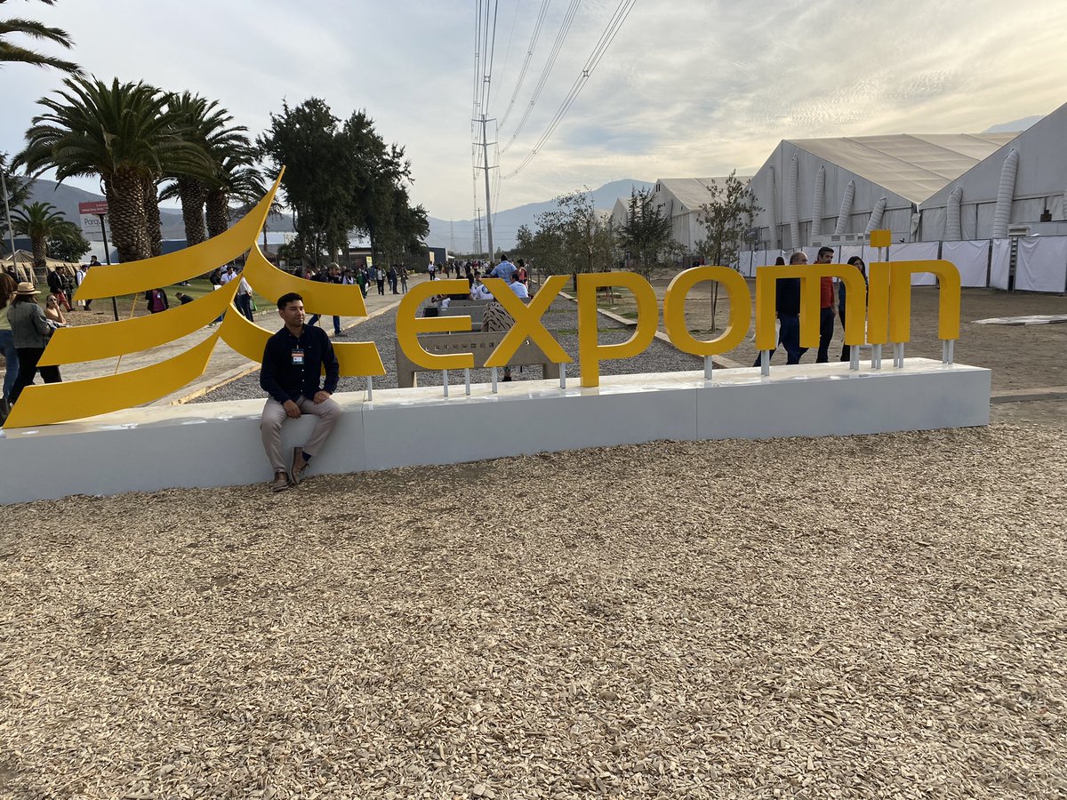 Visitamos Expomin 2023 y notamos la fuerte alza en el uso de drones y realidad virtual para la optimización de trabajos. También nos encontramos con nuestro partner Sepici, expertos en obras civiles. Fue una maravillosa jornada!