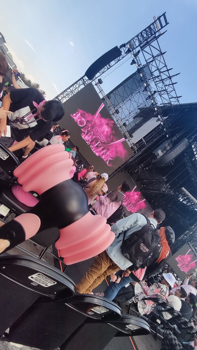 LManomoon's tweet photo. Definitivamente fue una experiencia inolvidable 🖤🩷

#BLACKPINKinMexico 
#BORNPINKinMexico_Day1 https://t.co/QoGT1JlmmH