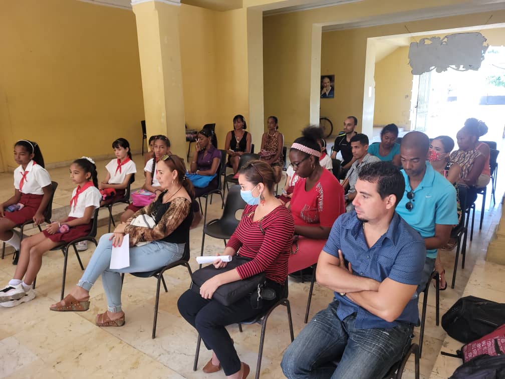 CLA_ComSoc's tweet photo. Este 26/4 fue celebrado el Concurso en saludo al Día del Idioma que organiza y dirige el Centro de Lingüística Aplicada cada año, dedicado esta vez a nuestro fundador, Dr. Vitelio Ruiz Hernández, quien mañana estaría cumpliendo 95 años. ¡Feliciades a las alumnas ganadoras! https://t.co/Qt1ukBWeYC