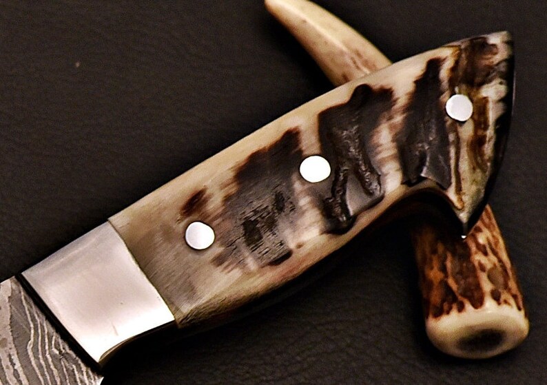 ShoponeOnline's tweet photo. Handmade Damascus Chef knife with ram horn handle
#knife #knives #edc #knifeporn #knifelife #everydaycarry #handmade #knifenut #knifemaker #knifemaking #blade #knifecollection #edcknife #edcgear #knifecommunity #bushcraft #knifepic #edccommunity #customknives #knivesofinstagram https://t.co/uju1uH6mVz