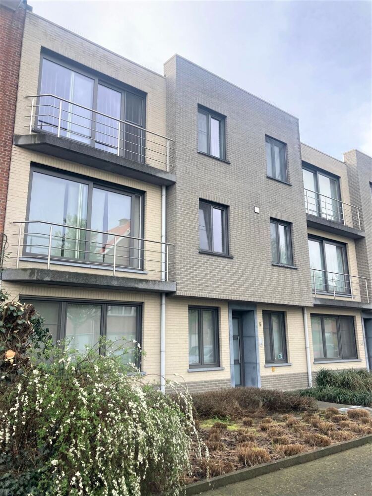 MyFutureHome_'s tweet photo. #TeHuur 🏡 Appartement te huur in WILRIJK
📍 #Wilrijk 💰 € 890 per maand |   
📸 Contacteer de verhuurder en bekijk meer foto's op https://t.co/6p0eCyrV3R
#myfuturehome #vastgoed #tehuur #Wilrijk #Antwerpen #Appartement #Appartementtehuur #vastgoedplatform https://t.co/DDpoKEwSMZ